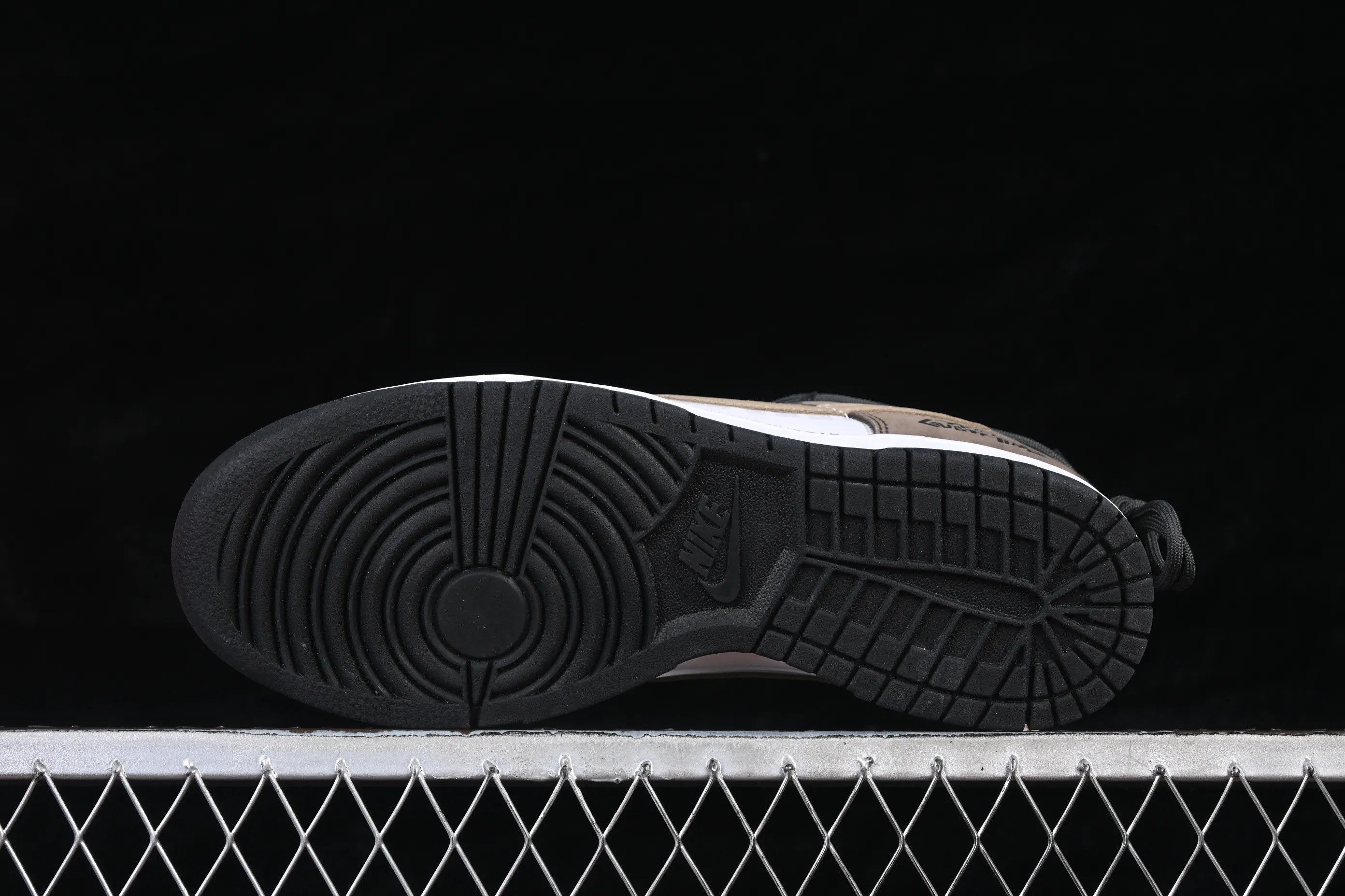 All categories Nk SB Dunk Series Nk SB Dunk Low High-end customized low-top sneakers Nike SB Dunk Low straps Anniversary high-end customized low-top casual sneakers HF5441-100